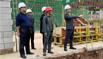 向誠、石鎮(zhèn)槐暗訪工程項目建設(shè)和企業(yè)運營管理工作